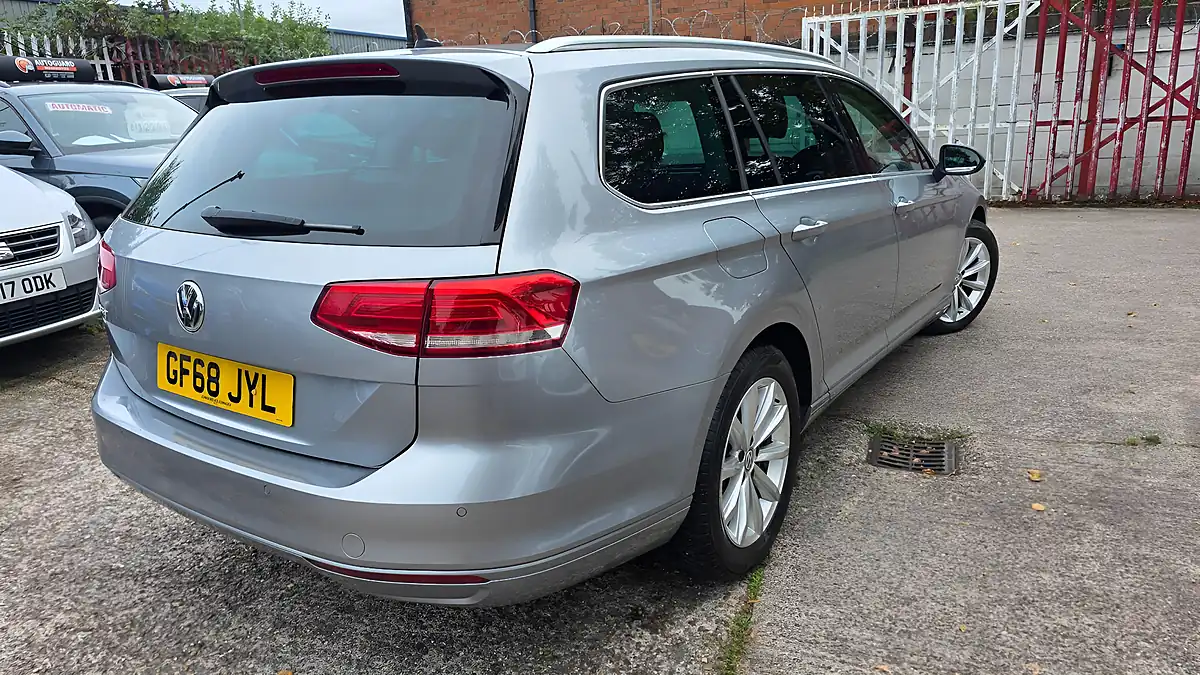 Used 2018 Volkswagen Passat Se Business Silver - Interior and Exterior details 3