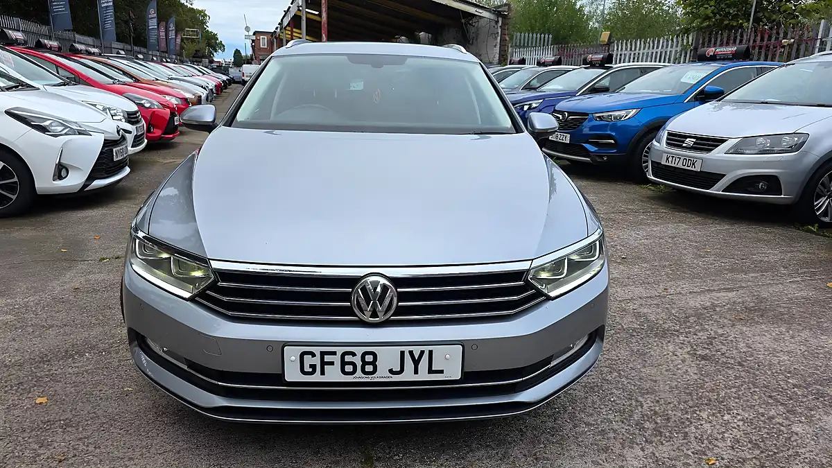Used 2018 Volkswagen Passat Se Business Silver - Interior and Exterior details 7