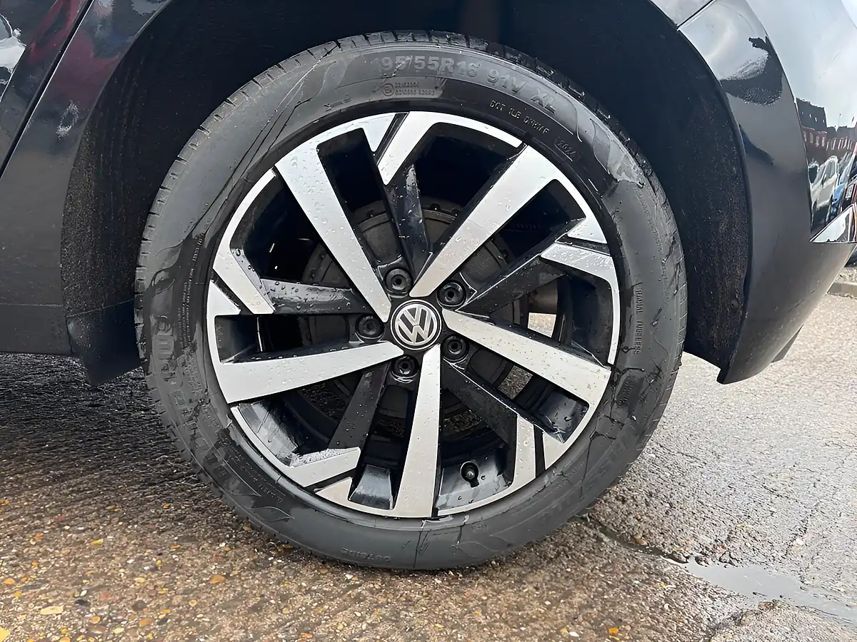 Used 2018 Volkswagen Polo Beats Black - Interior and Exterior details 5