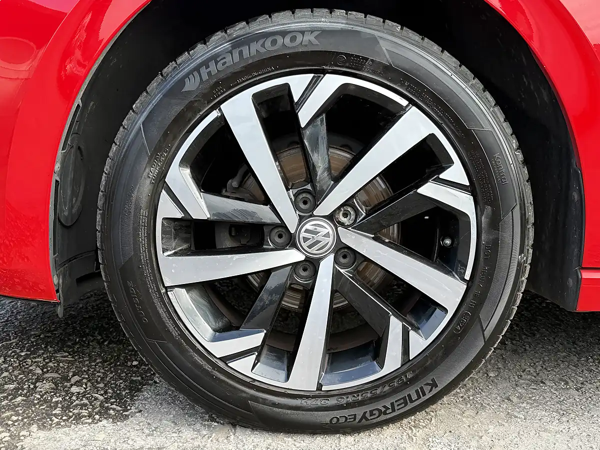 Used 2018 Volkswagen Polo Beats Red - Interior and Exterior details 11