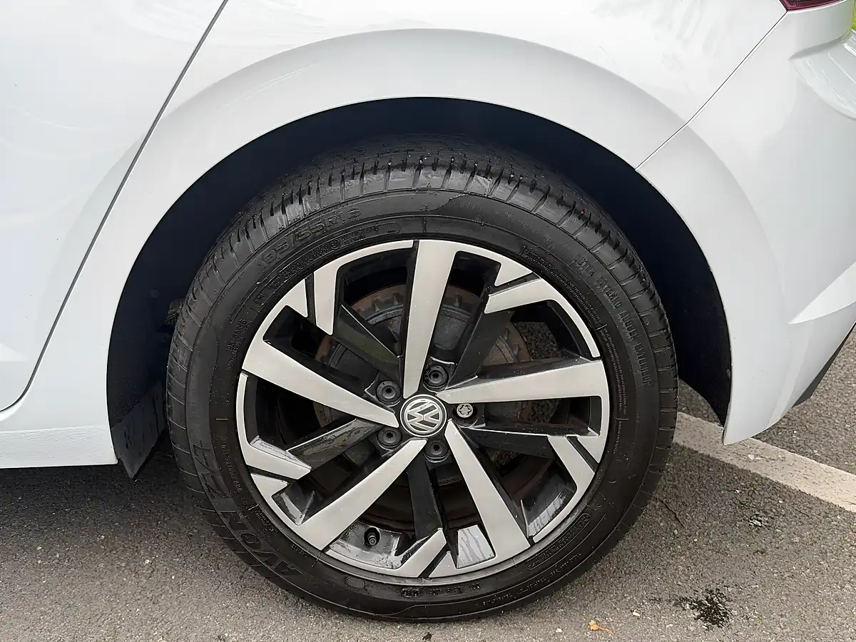 Used 2018 Volkswagen Polo Beats Silver - Interior and Exterior details 10