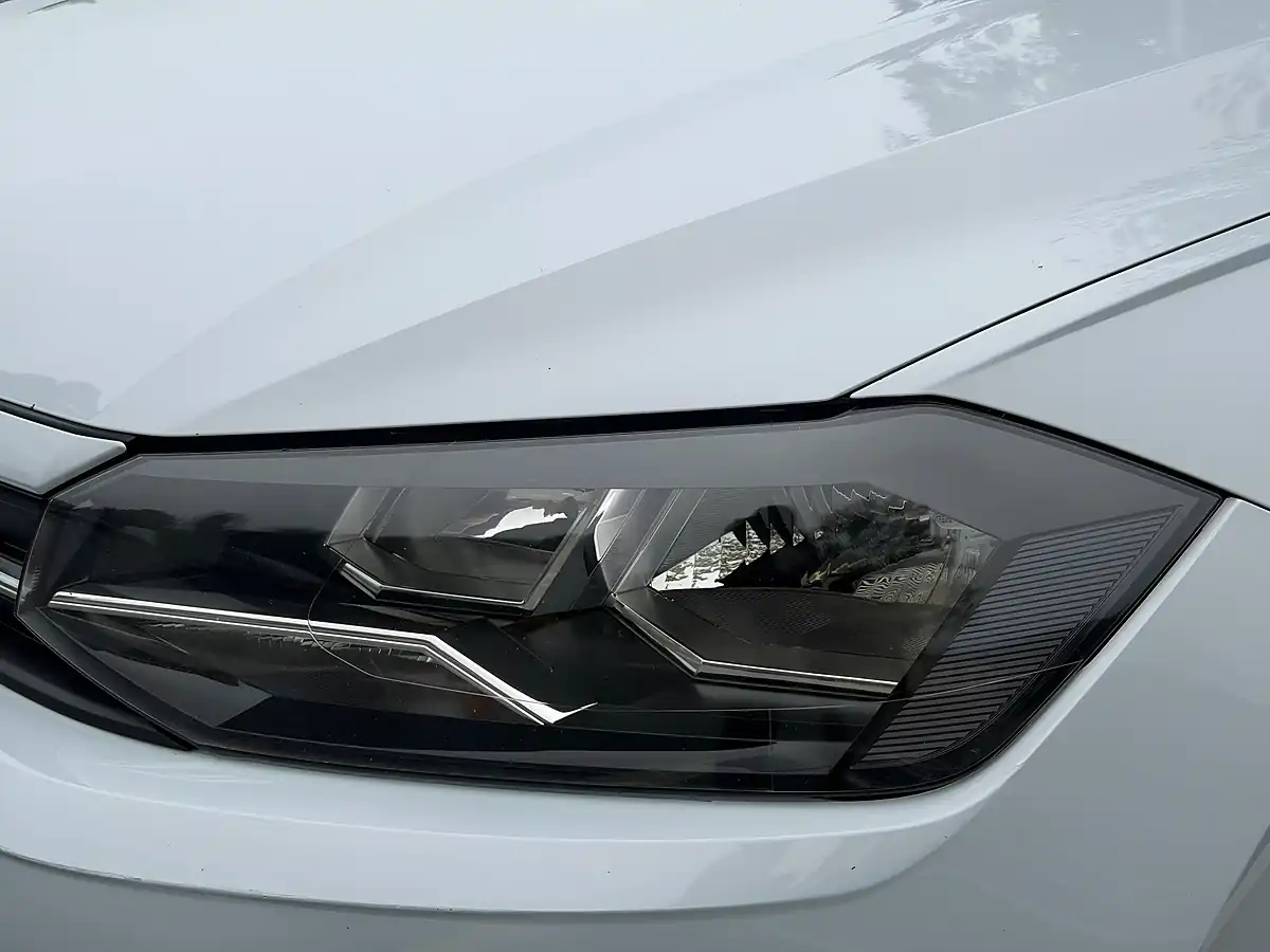 Used 2018 Volkswagen Polo Beats Silver - Interior and Exterior details 11