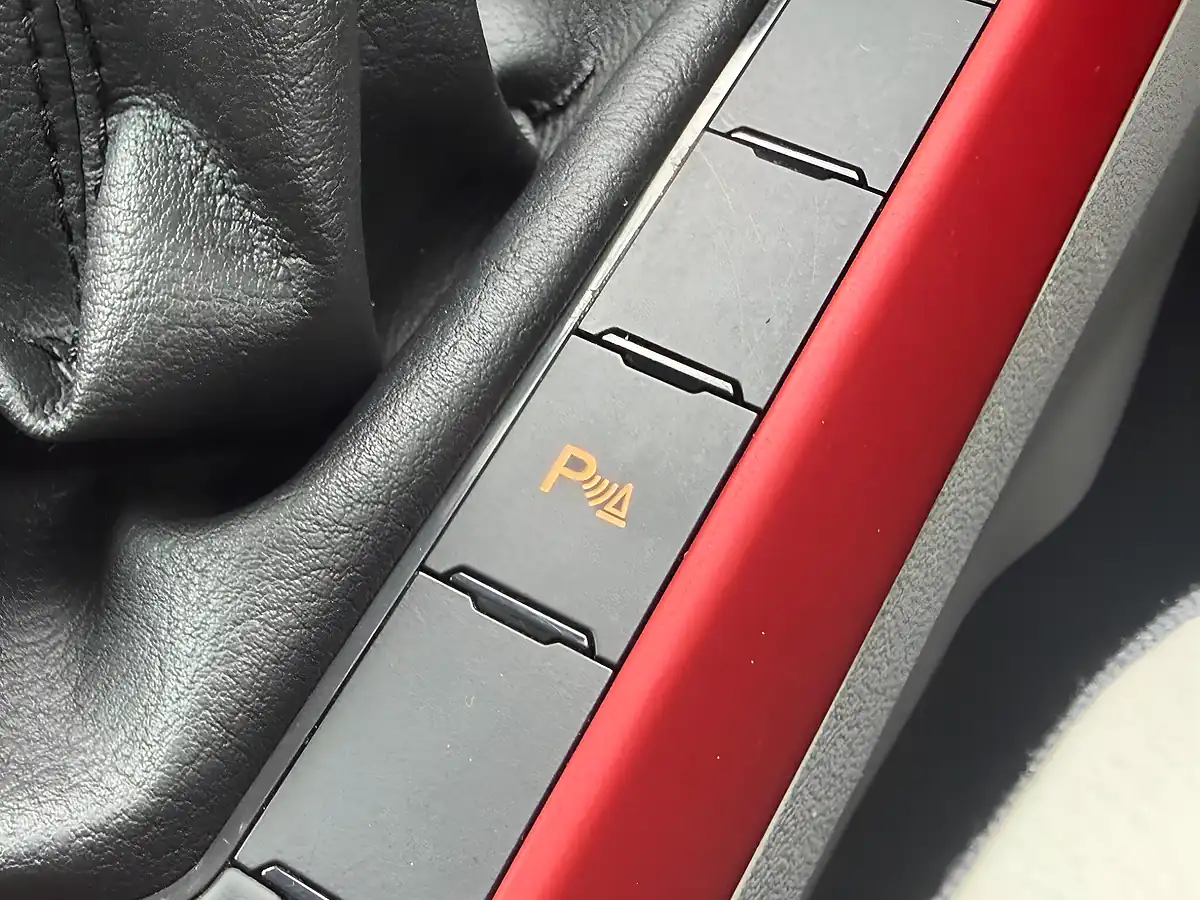 Used 2018 Volkswagen Polo Beats Silver - Interior and Exterior details 17
