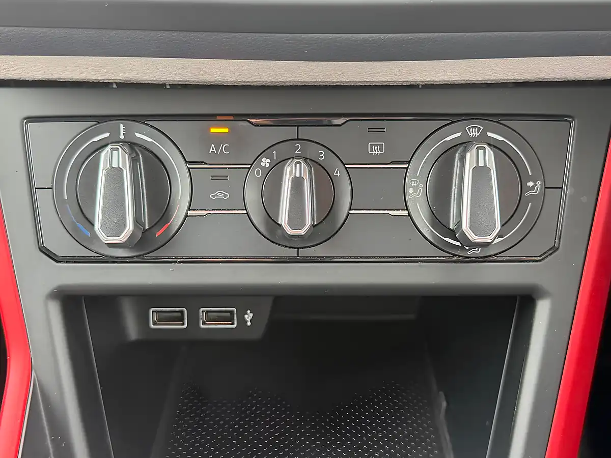 Used 2018 Volkswagen Polo Beats Silver - Interior and Exterior details 18