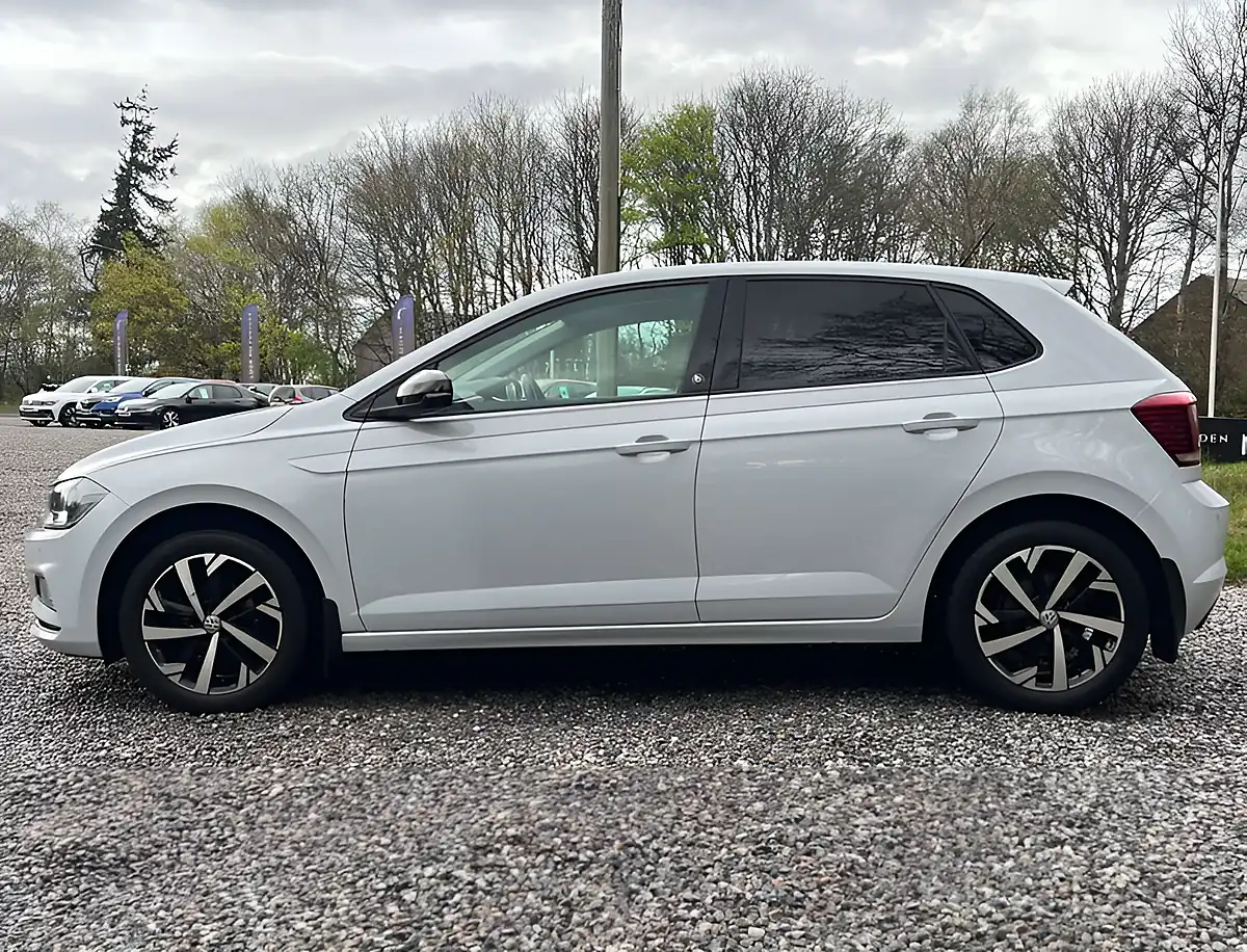 Used 2018 Volkswagen Polo Beats Silver - Interior and Exterior details 6