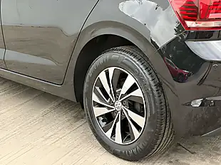 Used 2018 Volkswagen Polo Se Black - Interior and Exterior details 15