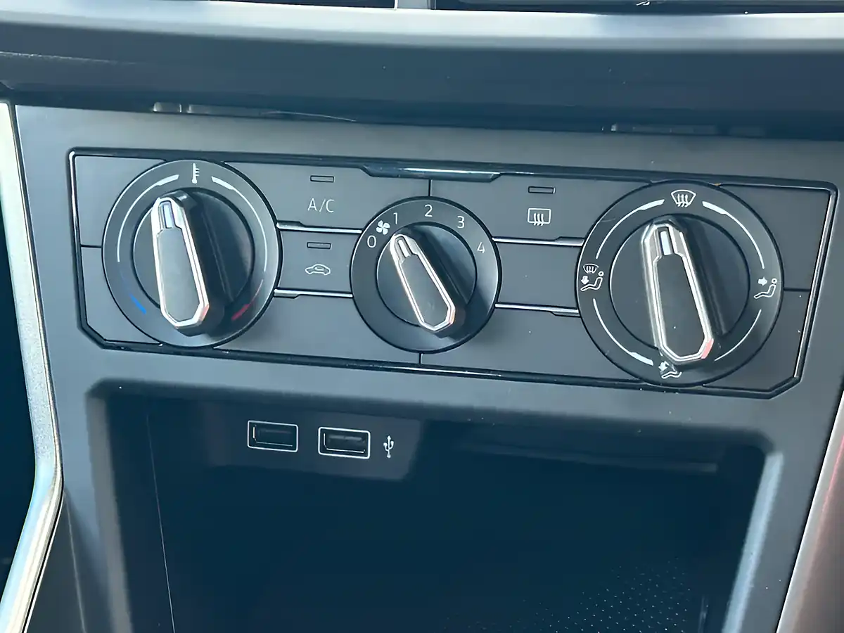 Used 2018 Volkswagen Polo Se Black - Interior and Exterior details 16