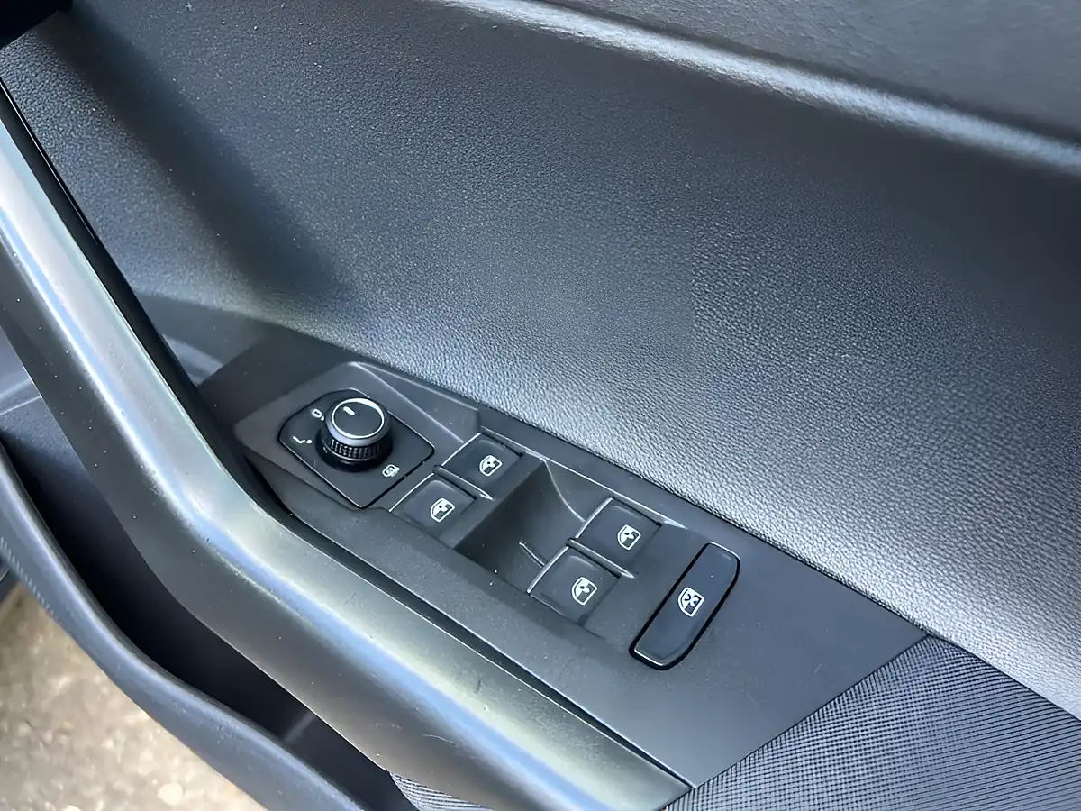 Used 2018 Volkswagen Polo Se Black - Interior and Exterior details 18