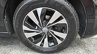 Used 2018 Volkswagen Polo Se Black - Interior and Exterior details 15