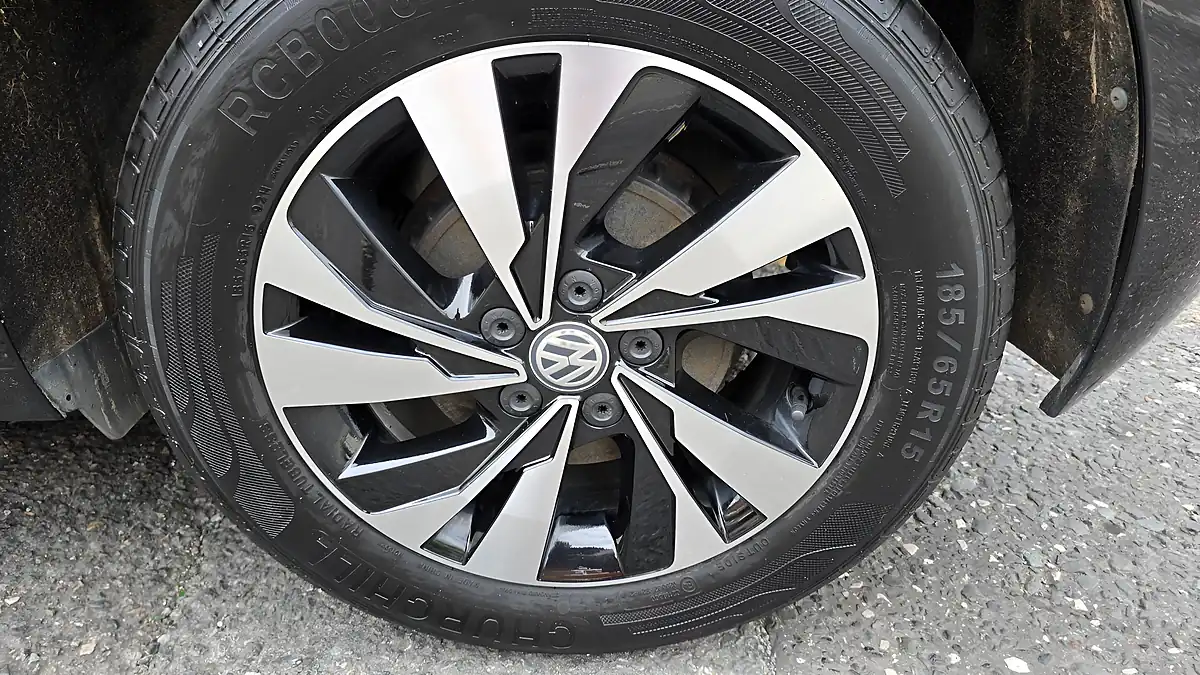 Used 2018 Volkswagen Polo Se Black - Interior and Exterior details 16