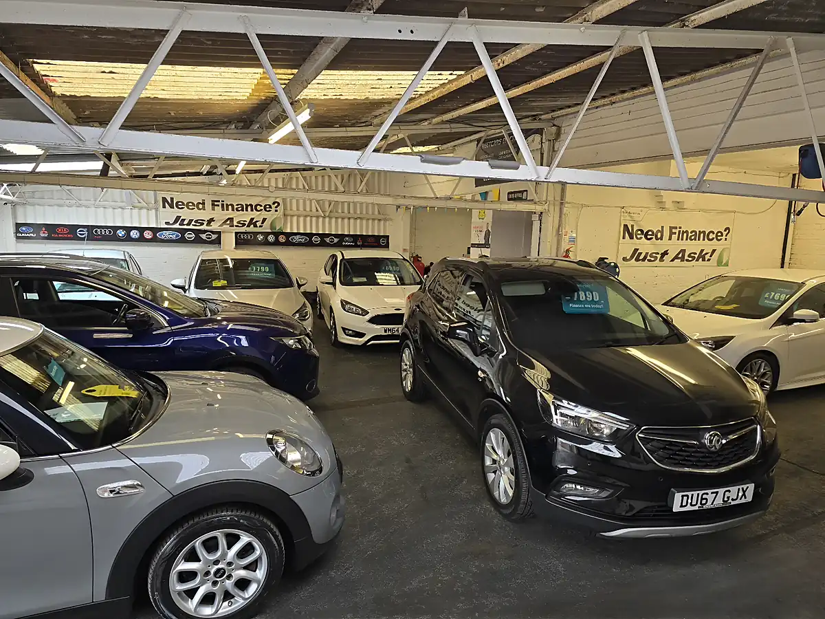 Used 2018 Volkswagen Polo Se Black - Interior and Exterior details 18