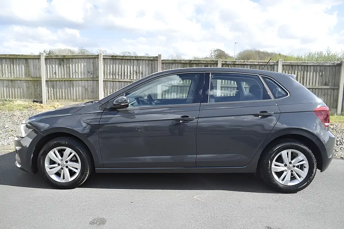 Used 2018 Volkswagen Polo Se Grey - Interior and Exterior details 10