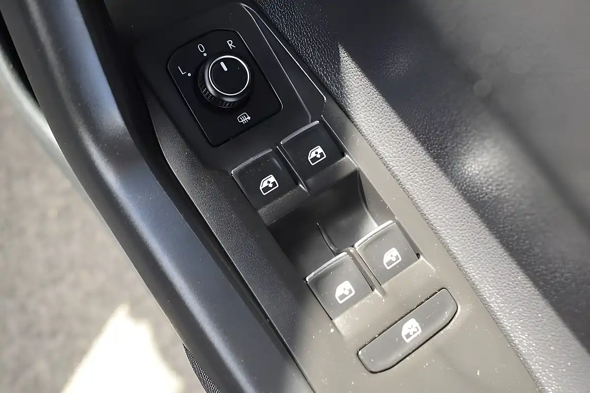Used 2018 Volkswagen Polo Se Grey - Interior and Exterior details 15