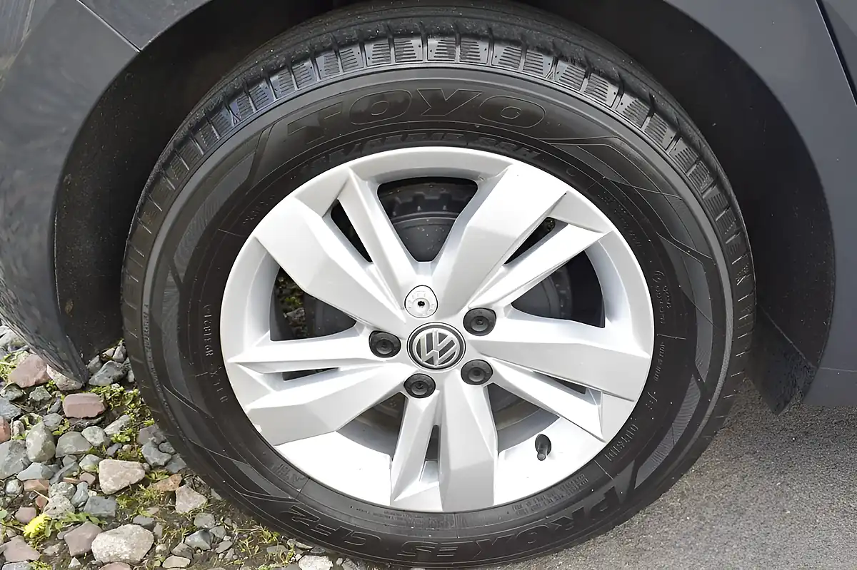 Used 2018 Volkswagen Polo Se Grey - Interior and Exterior details 5