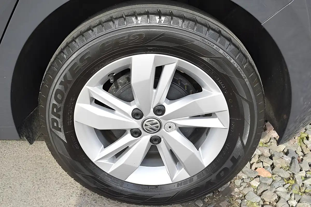 Used 2018 Volkswagen Polo Se Grey - Interior and Exterior details 6