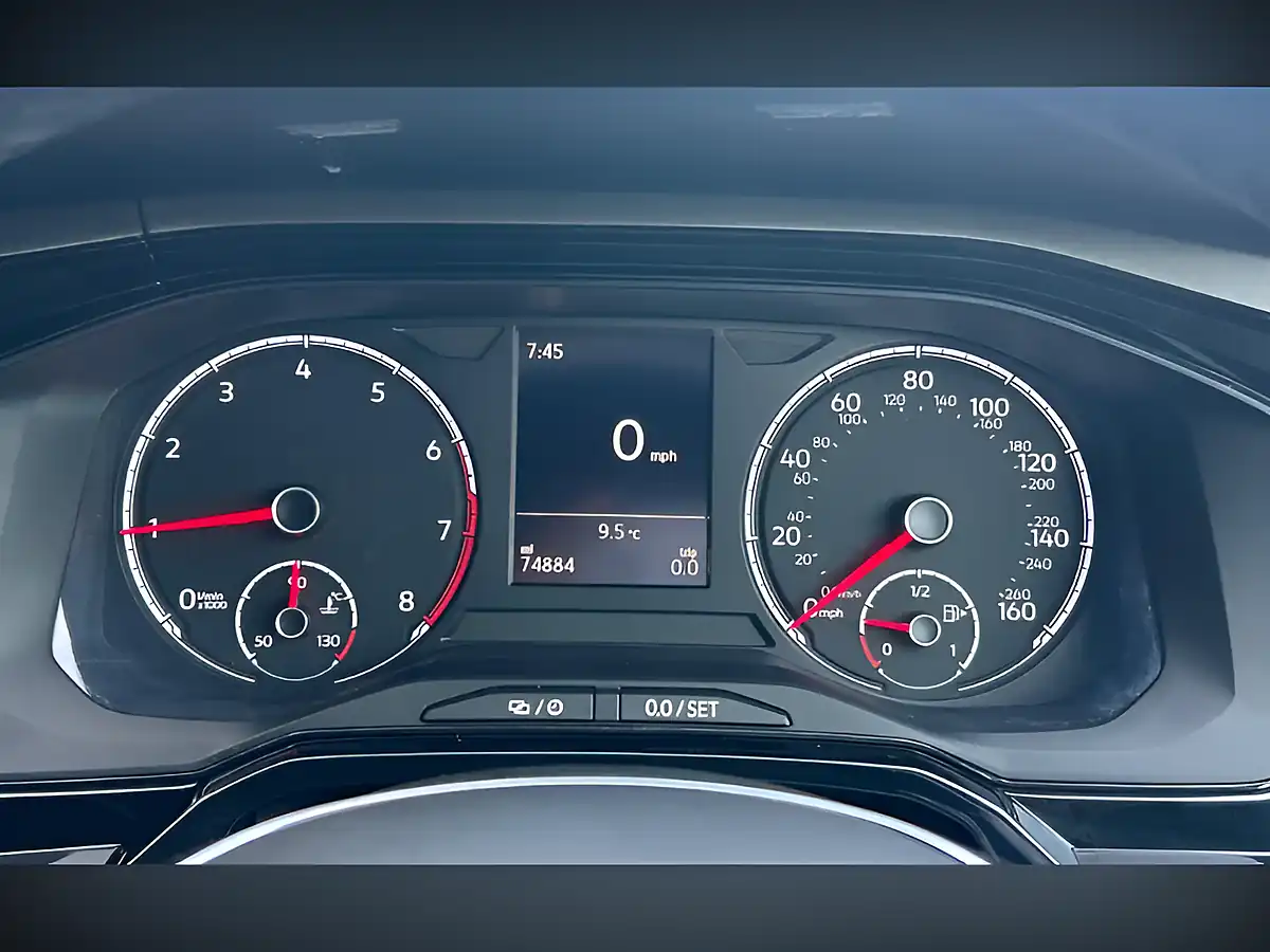 Used 2018 Volkswagen Polo Se Grey - Interior and Exterior details 15