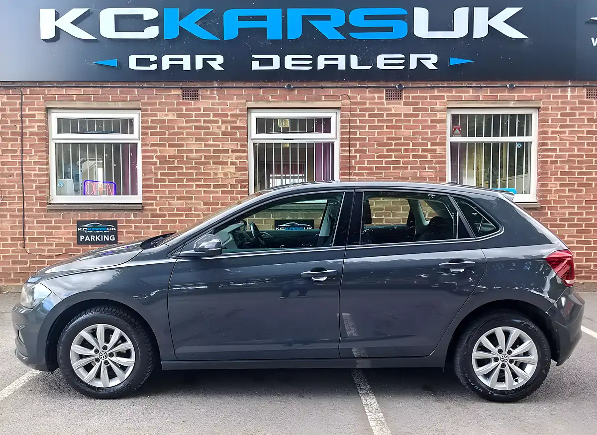 Used 2018 Volkswagen Polo Se Grey - Interior and Exterior details 5