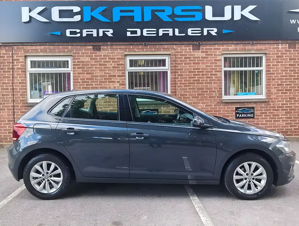 Used 2018 Volkswagen Polo Se Grey - Interior and Exterior details 6