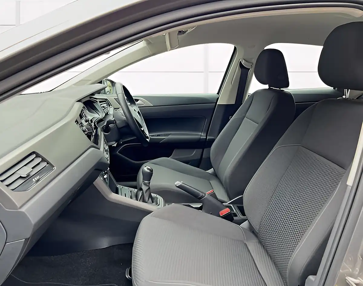 Used 2018 Volkswagen Polo Se - Interior and Exterior details 12