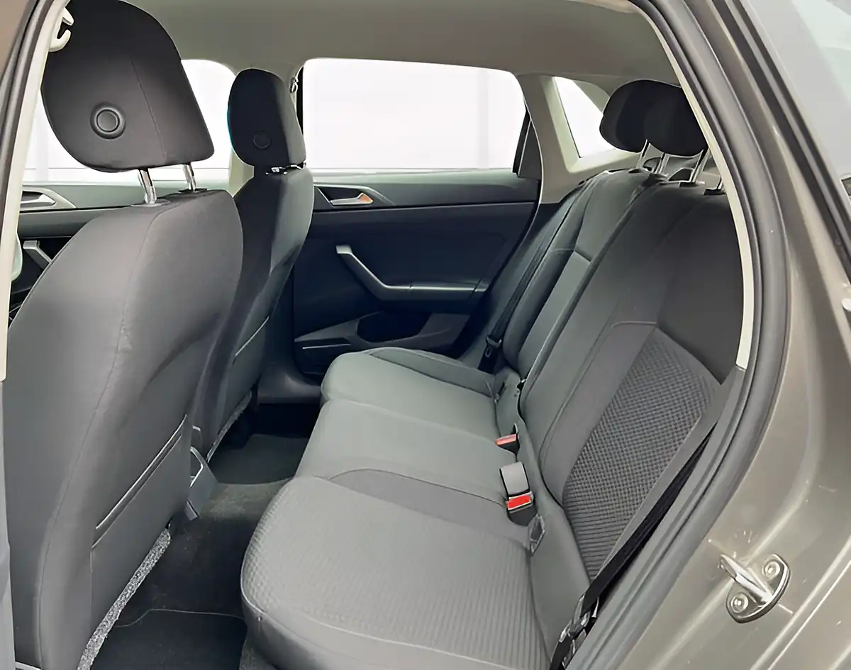 Used 2018 Volkswagen Polo Se - Interior and Exterior details 15