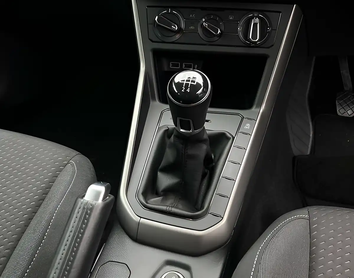 Used 2018 Volkswagen Polo Se - Interior and Exterior details 19