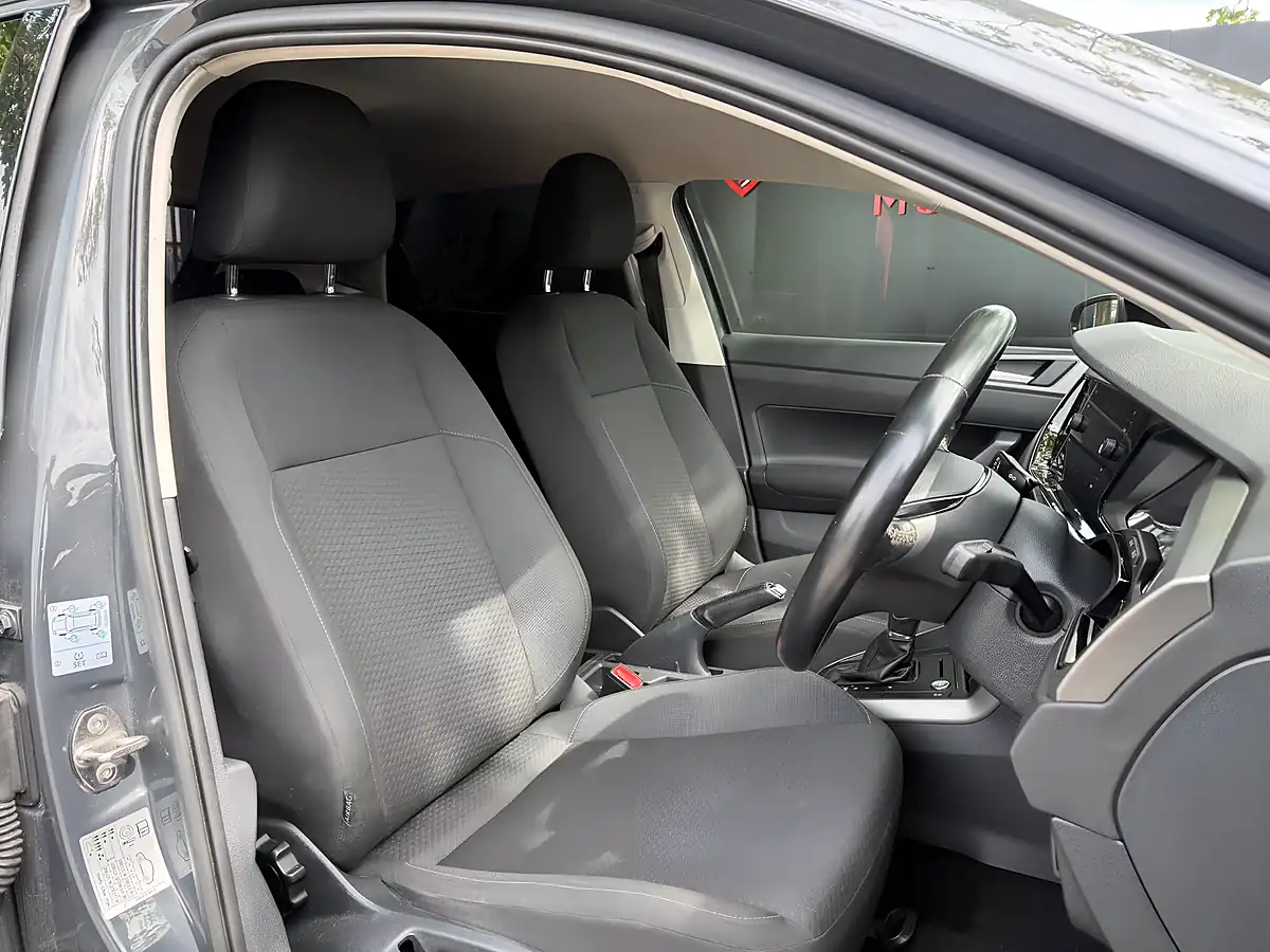 Used 2018 Volkswagen Polo Se - Interior and Exterior details 12