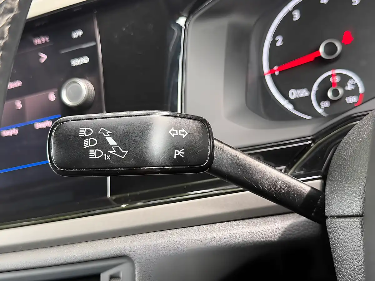 Used 2018 Volkswagen Polo Se - Interior and Exterior details 14