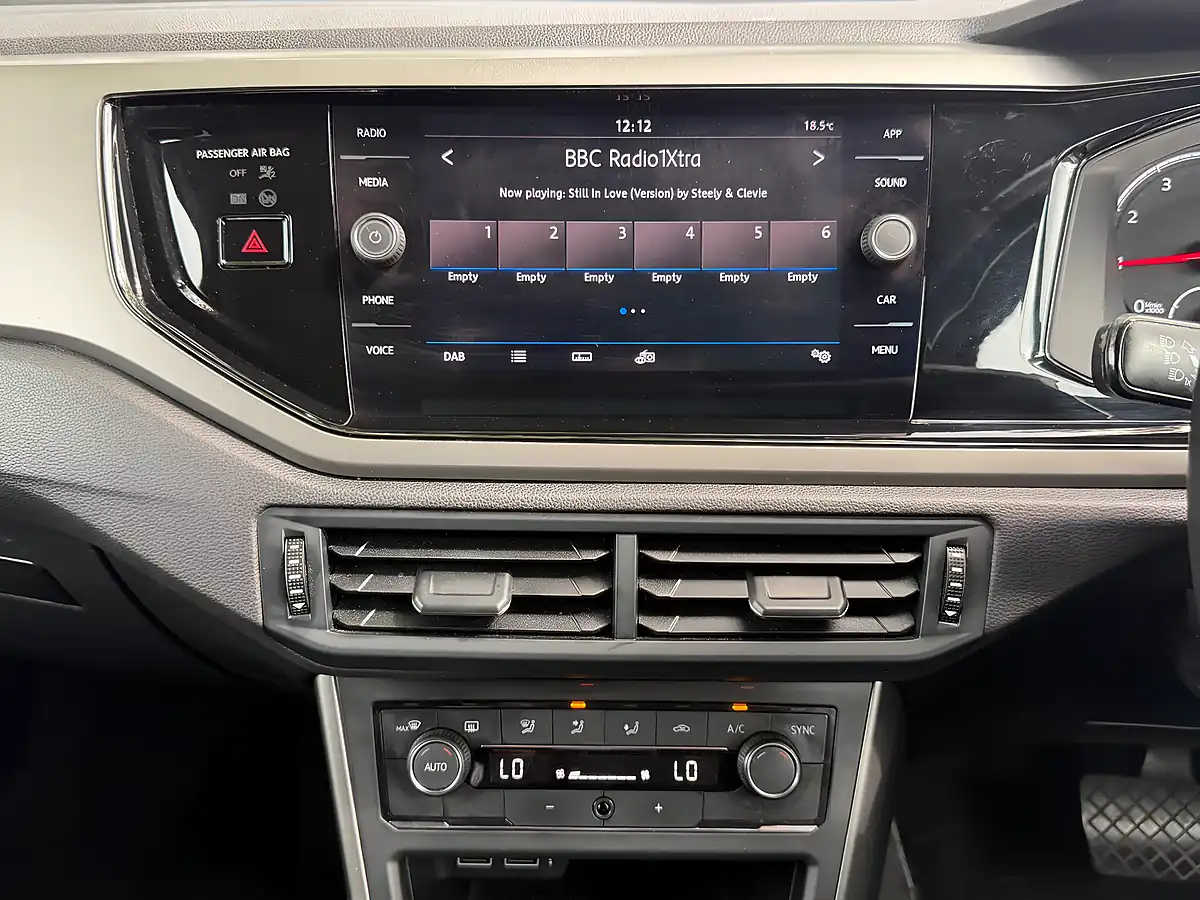 Used 2018 Volkswagen Polo Se - Interior and Exterior details 15