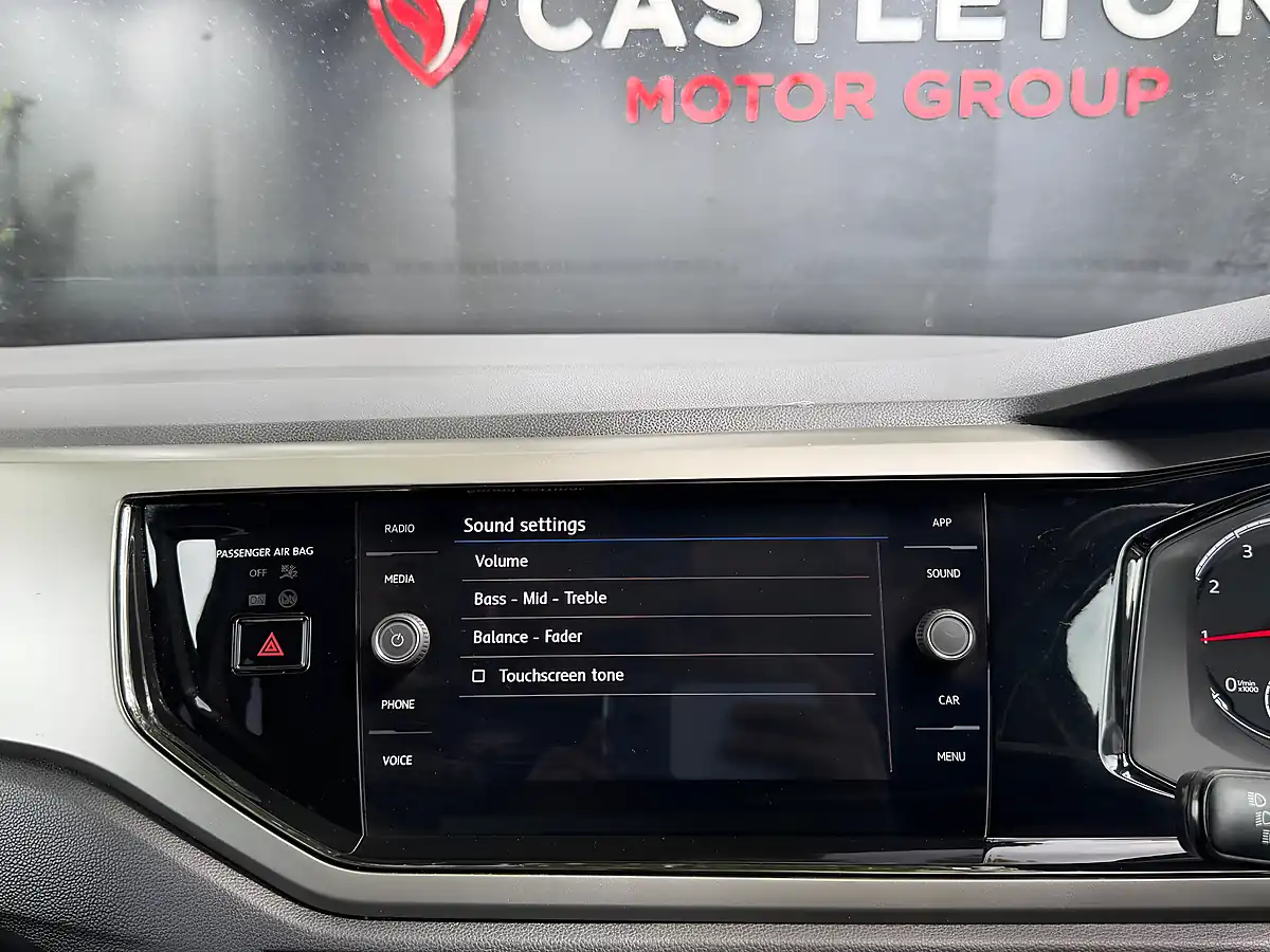 Used 2018 Volkswagen Polo Se - Interior and Exterior details 16