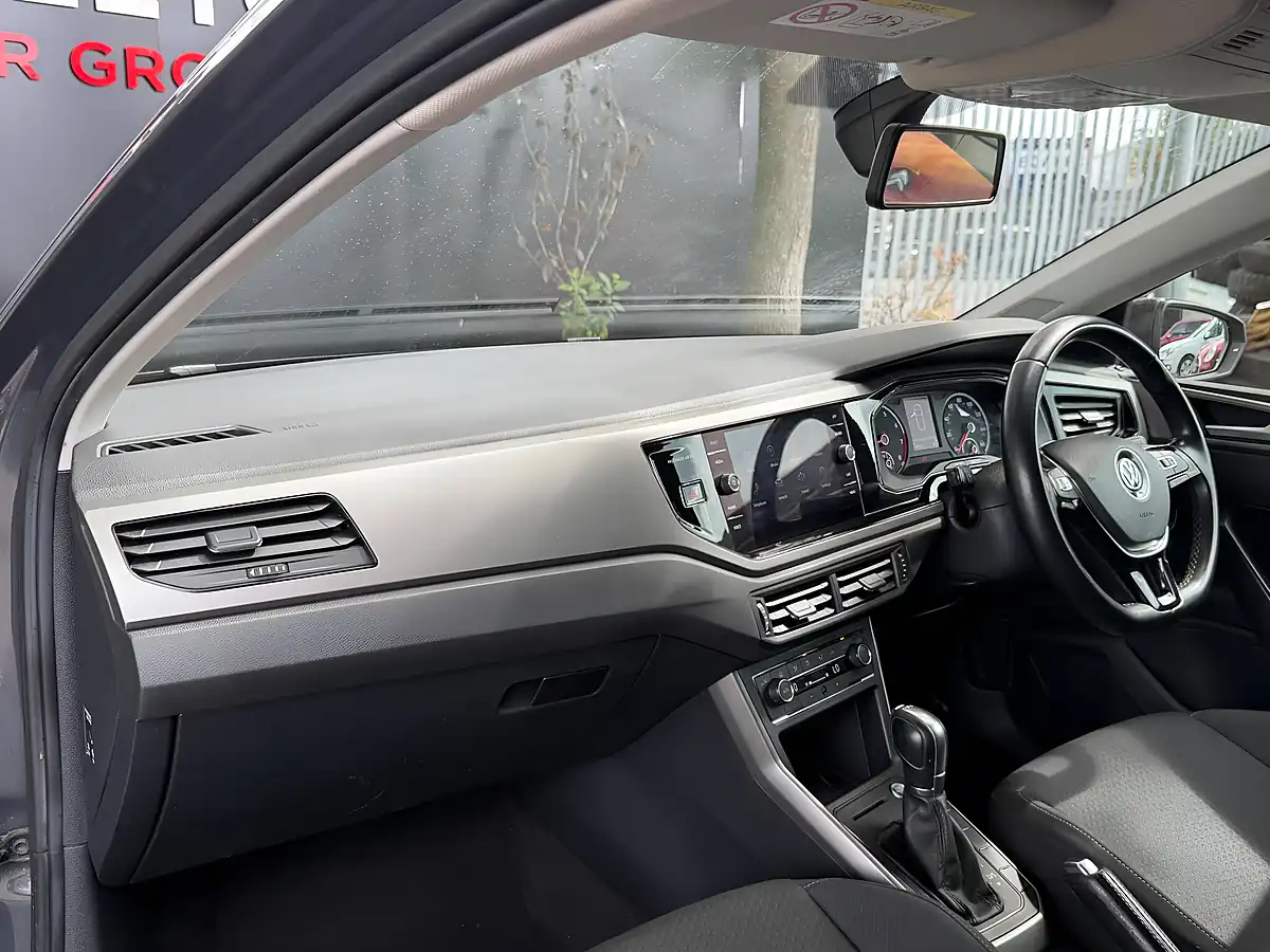 Used 2018 Volkswagen Polo Se - Interior and Exterior details 19