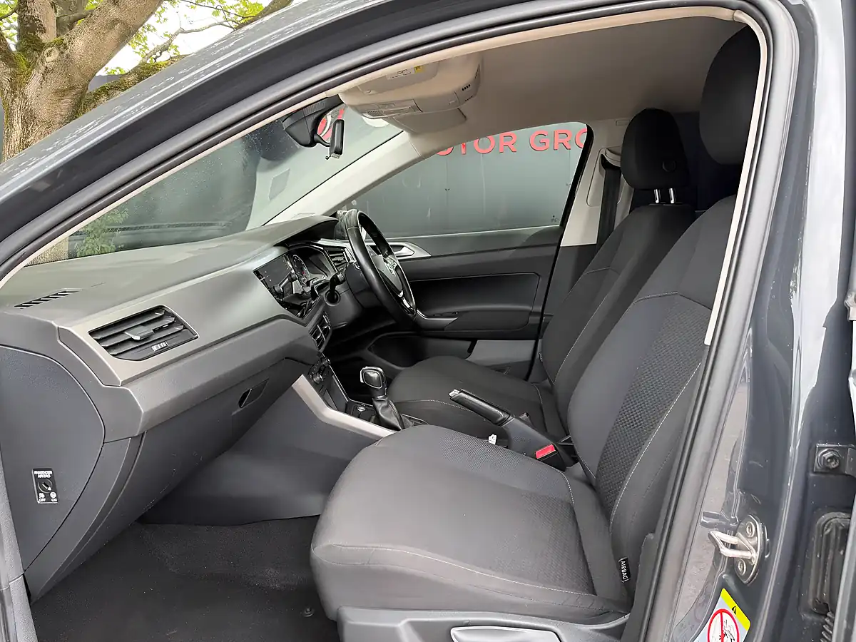 Used 2018 Volkswagen Polo Se - Interior and Exterior details 8