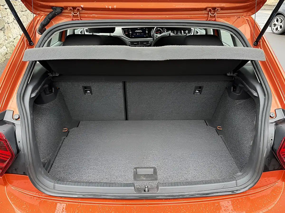 Used 2018 Volkswagen Polo Se Orange - Interior and Exterior details 10