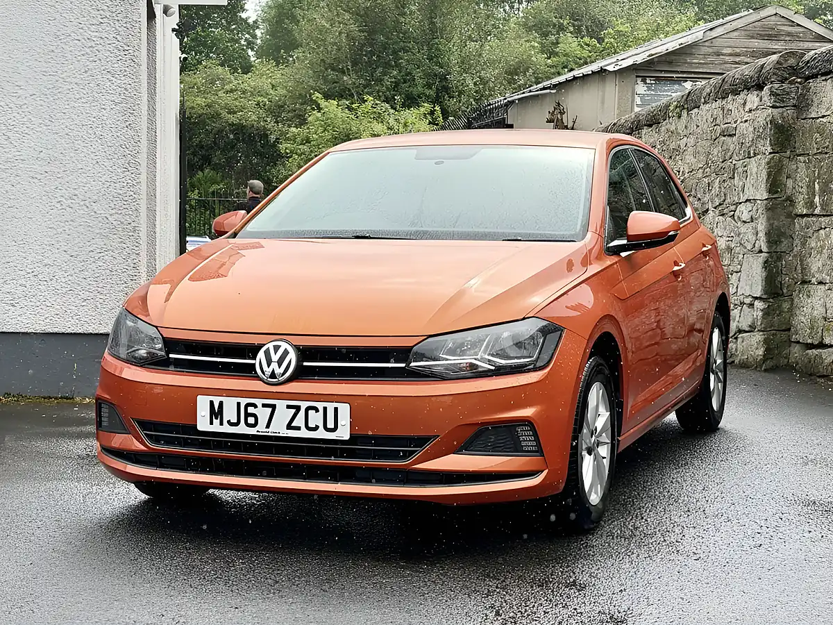 Used 2018 Volkswagen Polo Se Orange - Interior and Exterior details 12