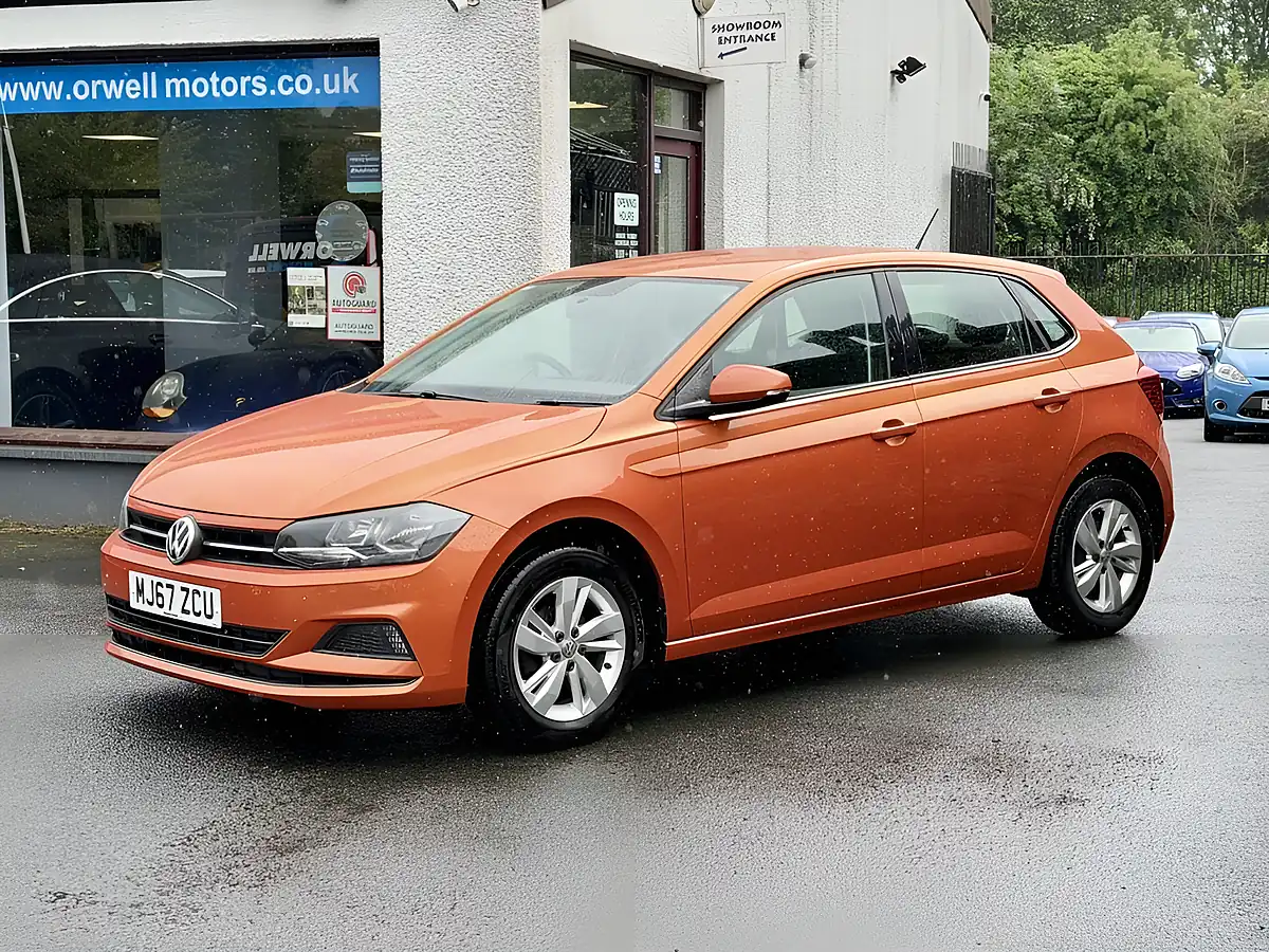 Used 2018 Volkswagen Polo Se Orange - Interior and Exterior details 14