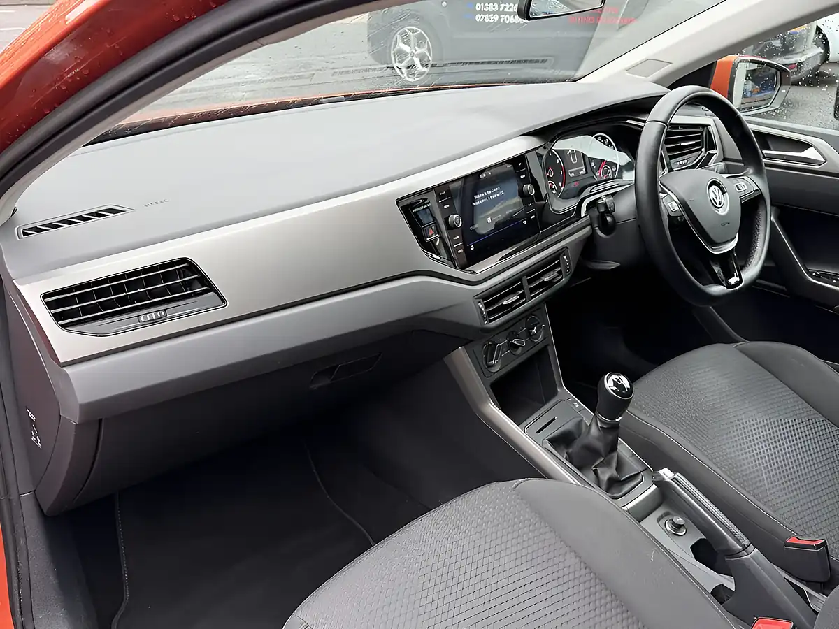 Used 2018 Volkswagen Polo Se Orange - Interior and Exterior details 16
