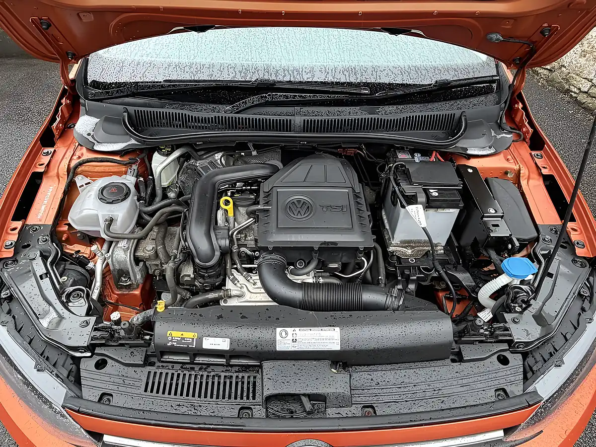 Used 2018 Volkswagen Polo Se Orange - Interior and Exterior details 19