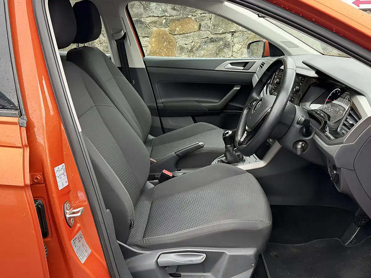 Used 2018 Volkswagen Polo Se Orange - Interior and Exterior details 6