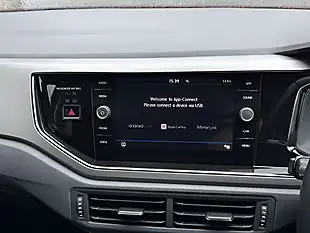 Used 2018 Volkswagen Polo Se Orange - Interior and Exterior details 9