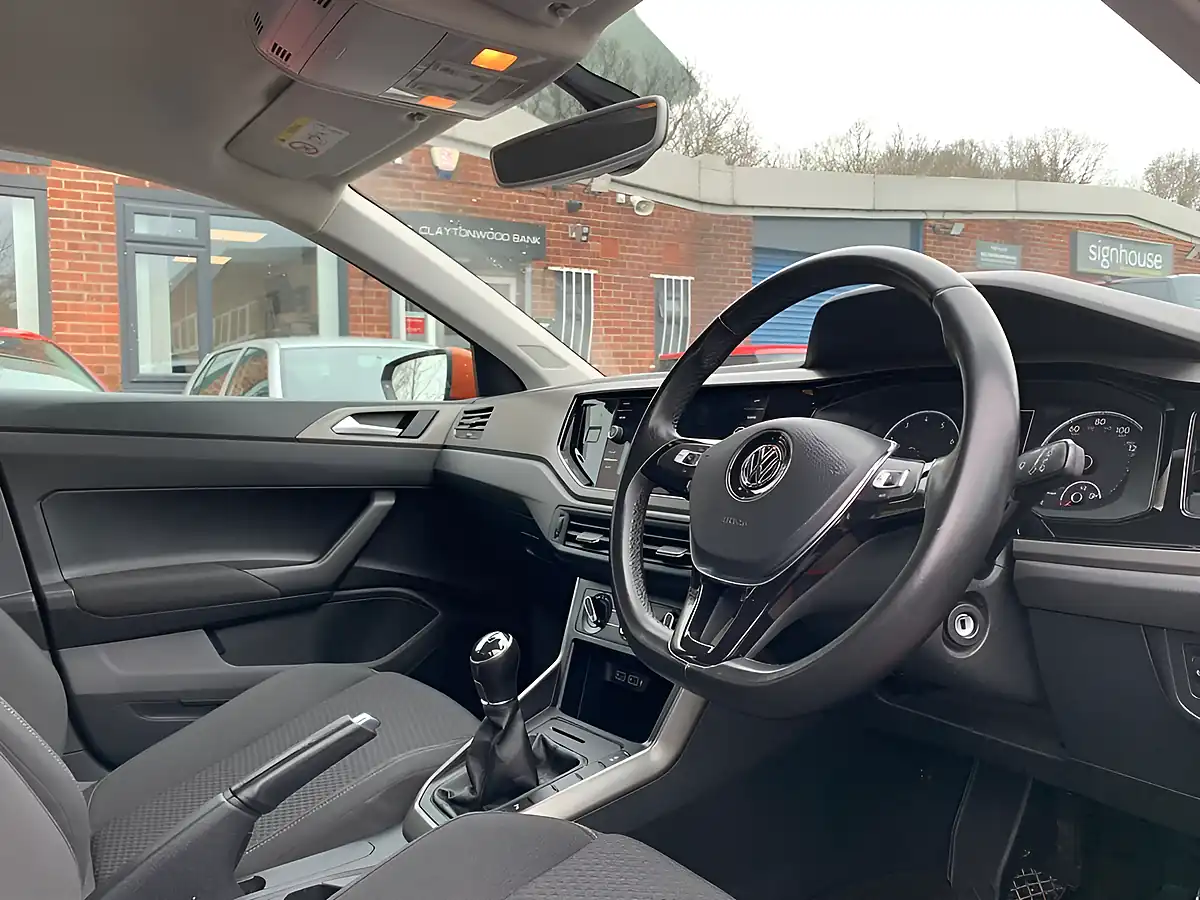 Used 2018 Volkswagen Polo Se Orange - Interior and Exterior details 12