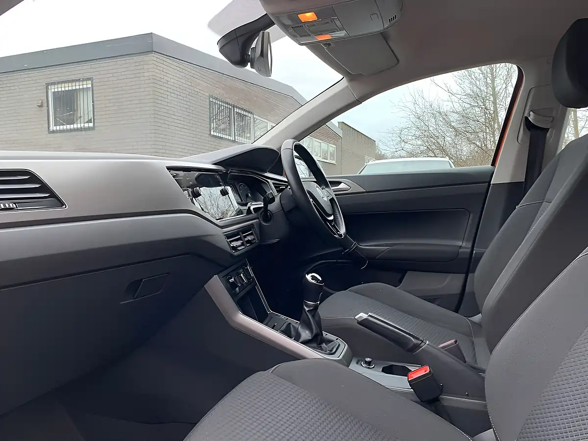 Used 2018 Volkswagen Polo Se Orange - Interior and Exterior details 17
