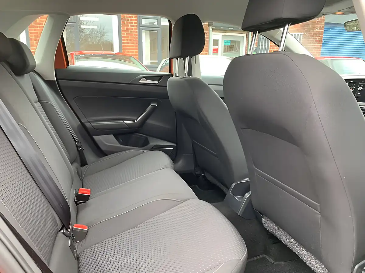 Used 2018 Volkswagen Polo Se Orange - Interior and Exterior details 18