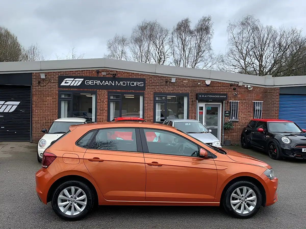 Used 2018 Volkswagen Polo Se Orange - Interior and Exterior details 6