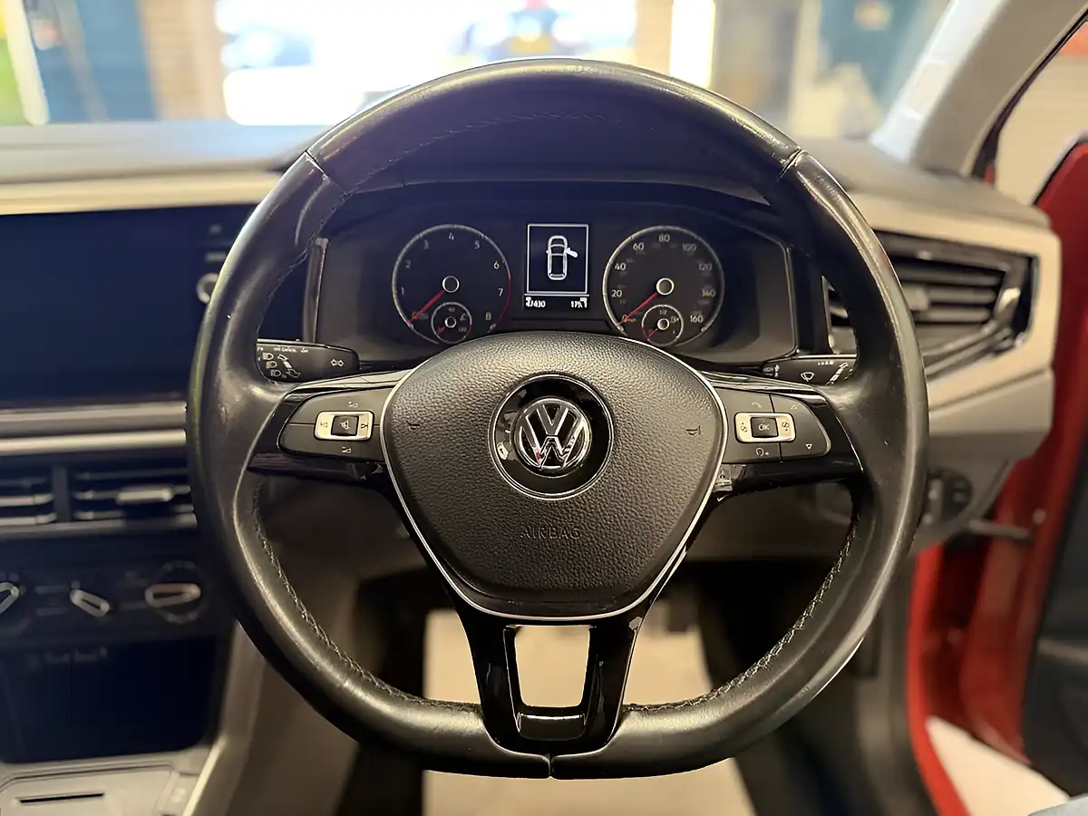 Used 2018 Volkswagen Polo Se Orange - Interior and Exterior details 12