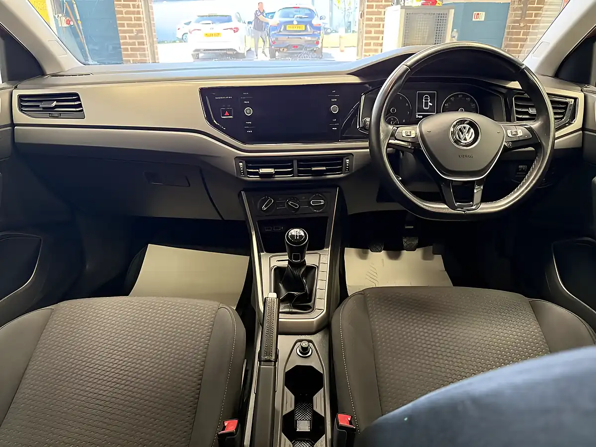 Used 2018 Volkswagen Polo Se Orange - Interior and Exterior details 14