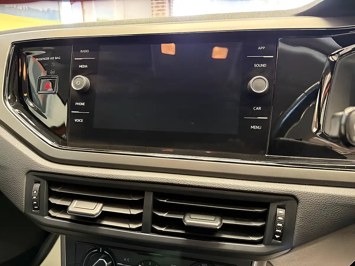 Used 2018 Volkswagen Polo Se Orange - Interior and Exterior details 15