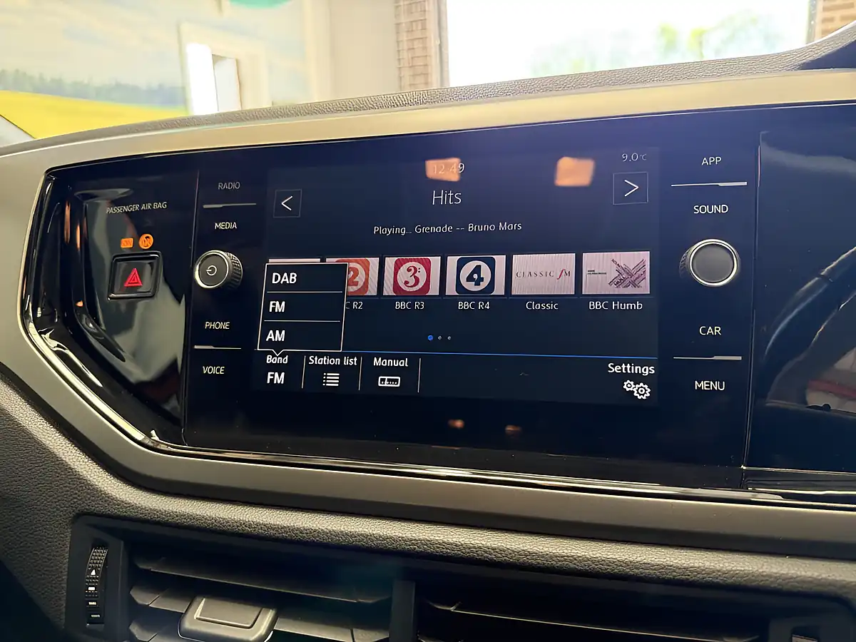 Used 2018 Volkswagen Polo Se Orange - Interior and Exterior details 16