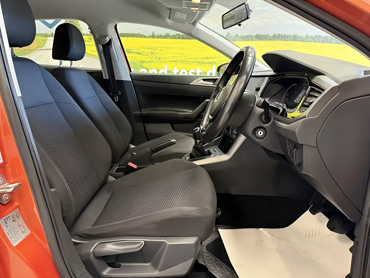 Used 2018 Volkswagen Polo Se Orange - Interior and Exterior details 9