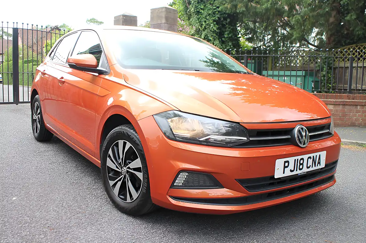 Used 2018 Volkswagen Polo Se Orange - Front View