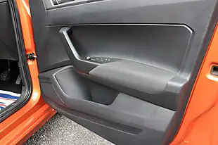 Used 2018 Volkswagen Polo Se Orange - Interior and Exterior details 18