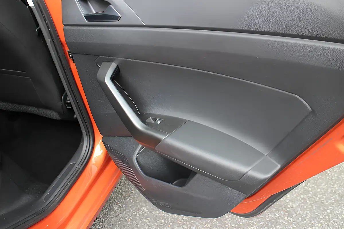 Used 2018 Volkswagen Polo Se Orange - Interior and Exterior details 7